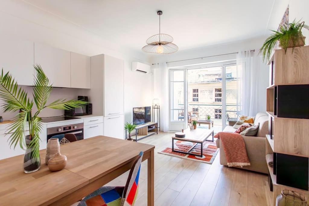 L53 1br Des Postes, Place Massena Terrace & Ac Apartment
